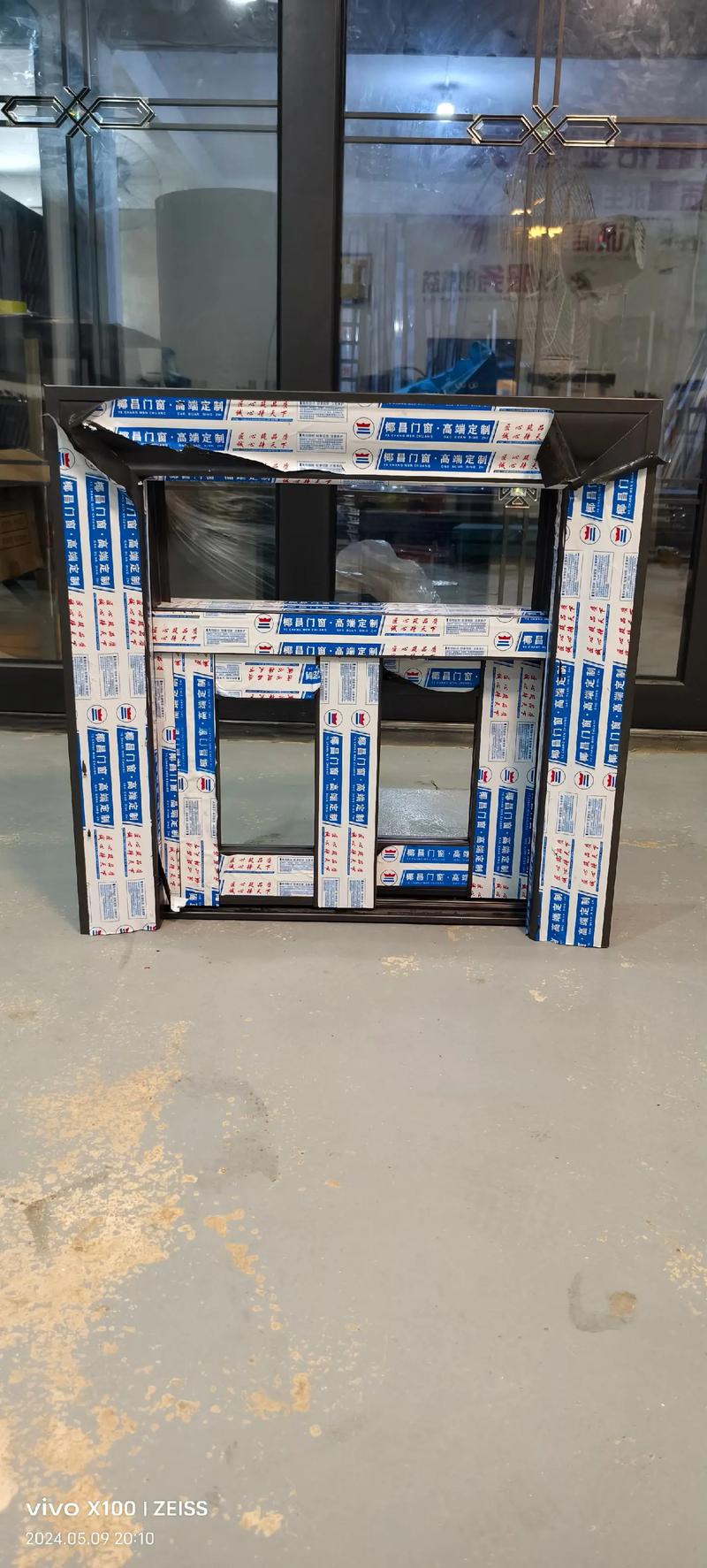 门窗加工制作 在喧嚣行业中，砌一道于品牌和诗意层面的窄隐形窄门，创造有序退守空间下的门店突围逻辑